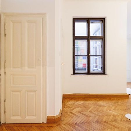Central Apartment - Private Sauna Wina Bagian luar foto