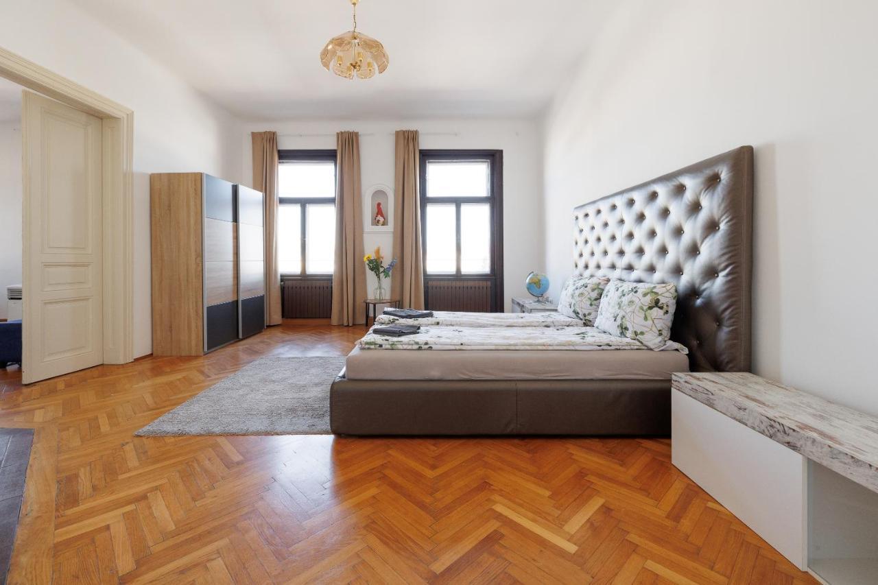 Central Apartment - Private Sauna Wina Bagian luar foto