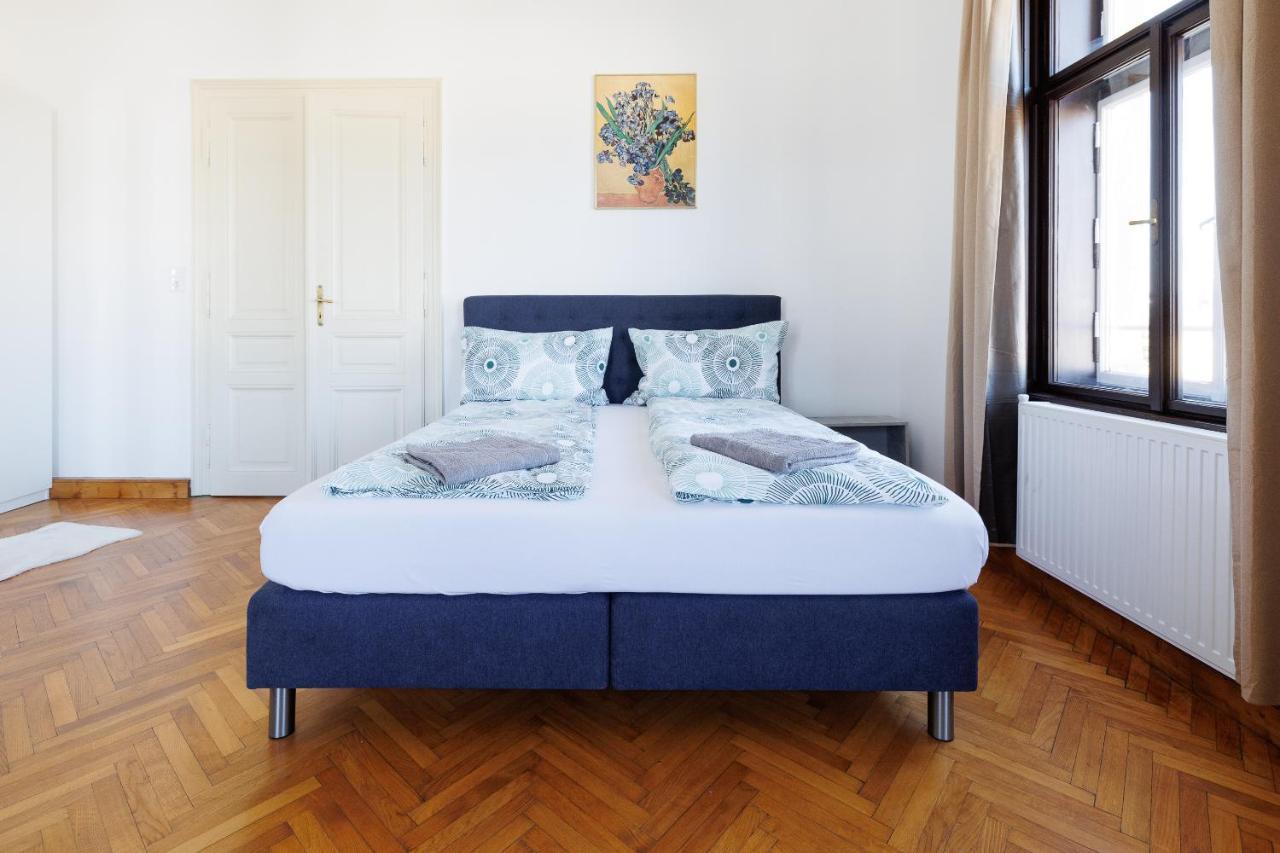 Central Apartment - Private Sauna Wina Bagian luar foto