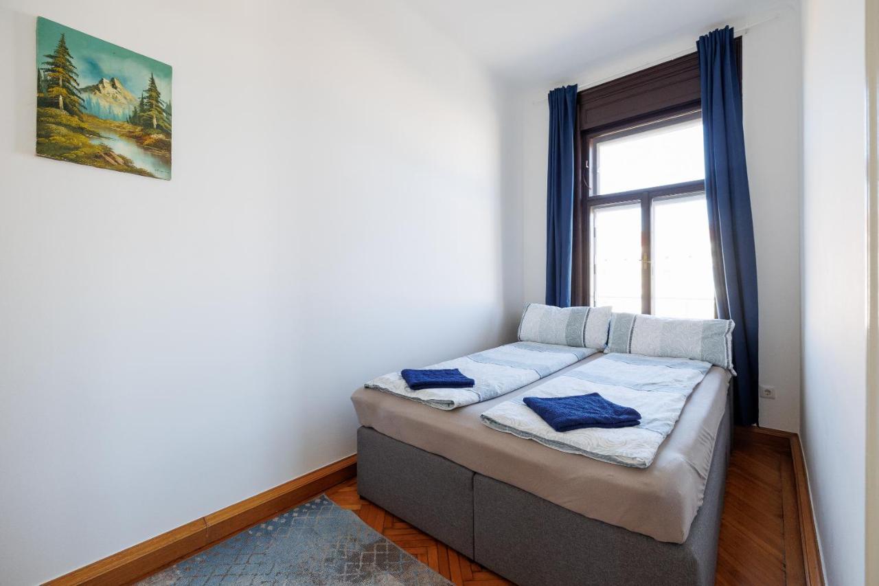 Central Apartment - Private Sauna Wina Bagian luar foto